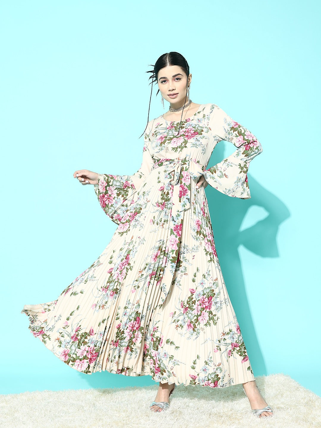 Crepe Floral Print Ladies Bell Sleeves Floral Design Top, Size: XS