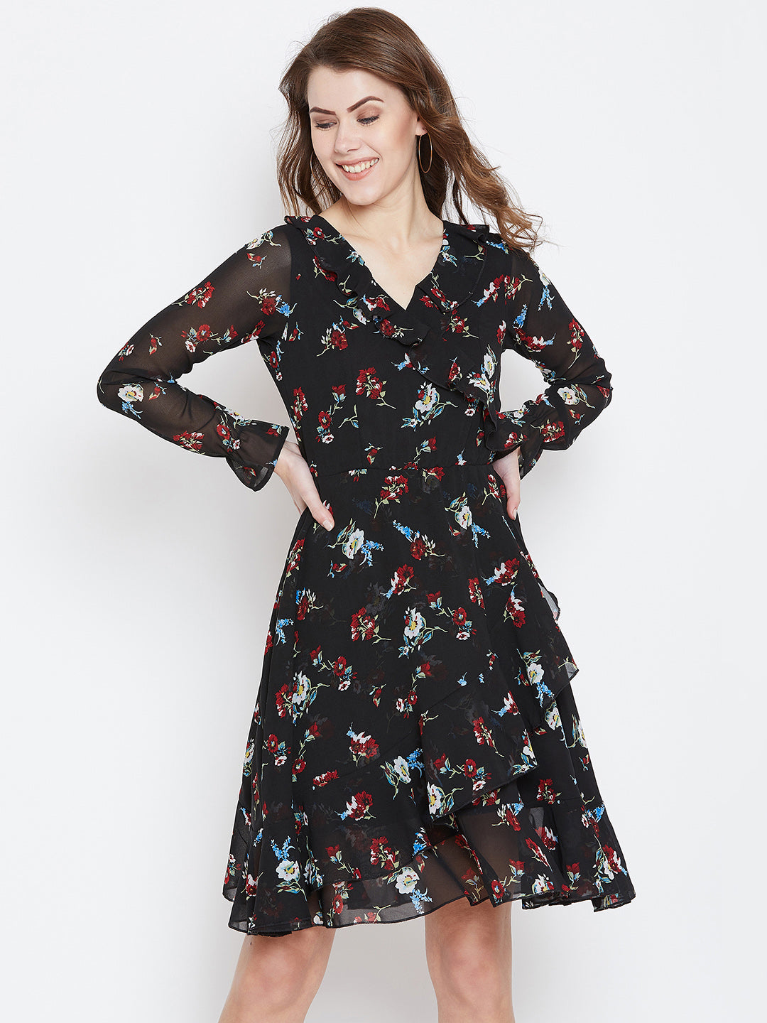 Berrylush Women Black Floral Printed V-Neck Maxi Dress