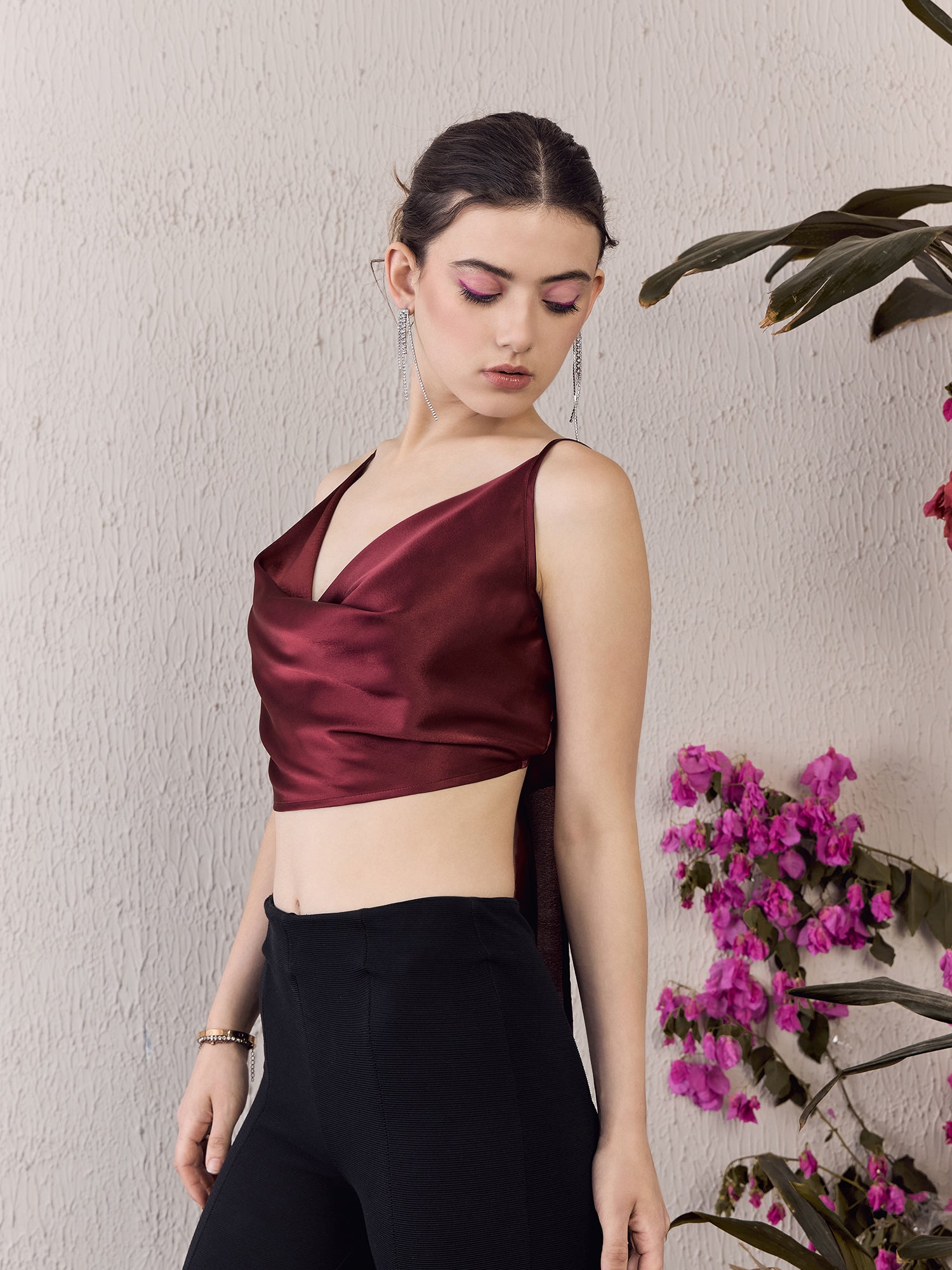 Berrylush Women Maroon Solid Square Neck Fitted Crop Top