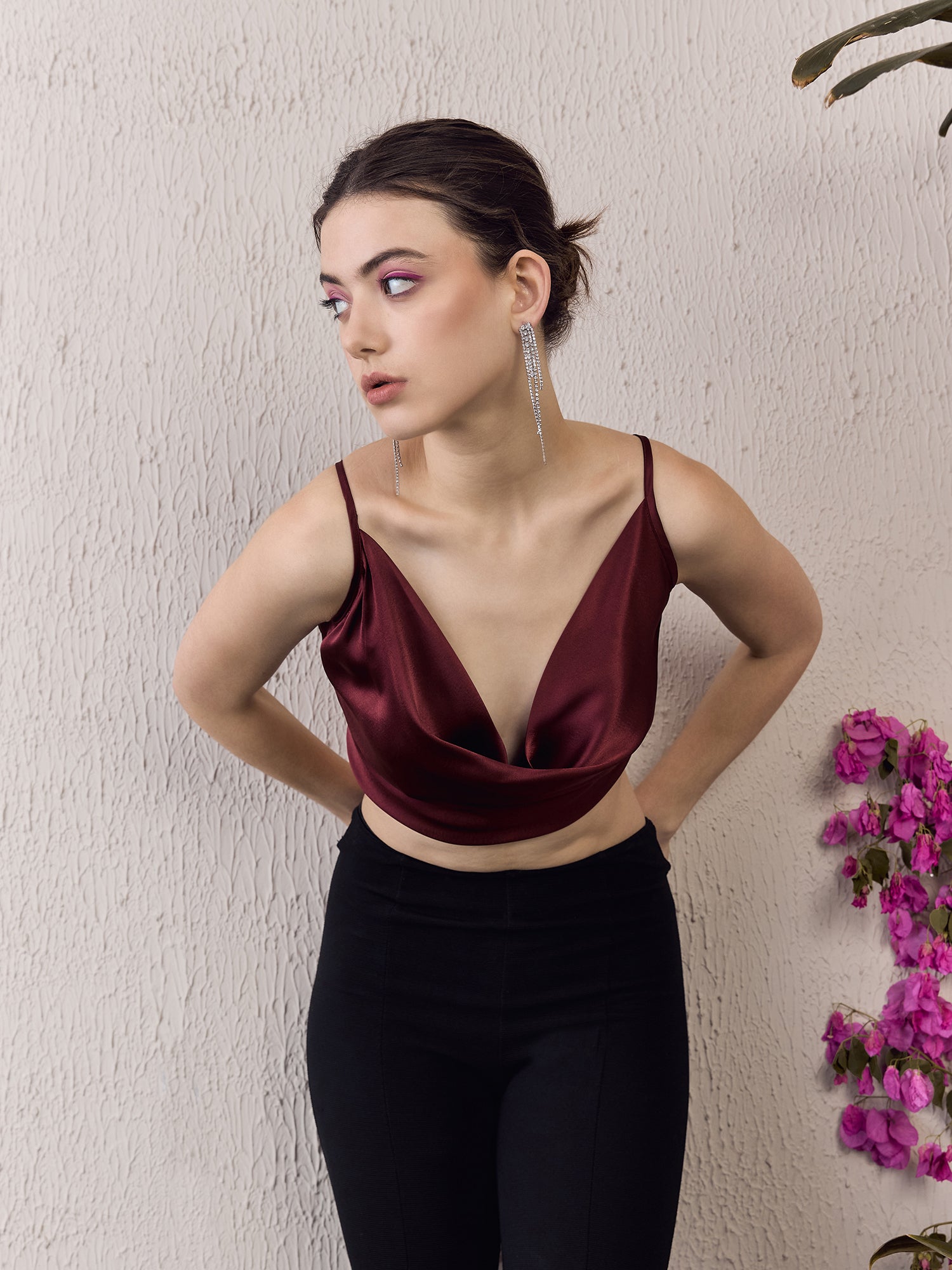 Berrylush Women Maroon Solid Square Neck Fitted Crop Top